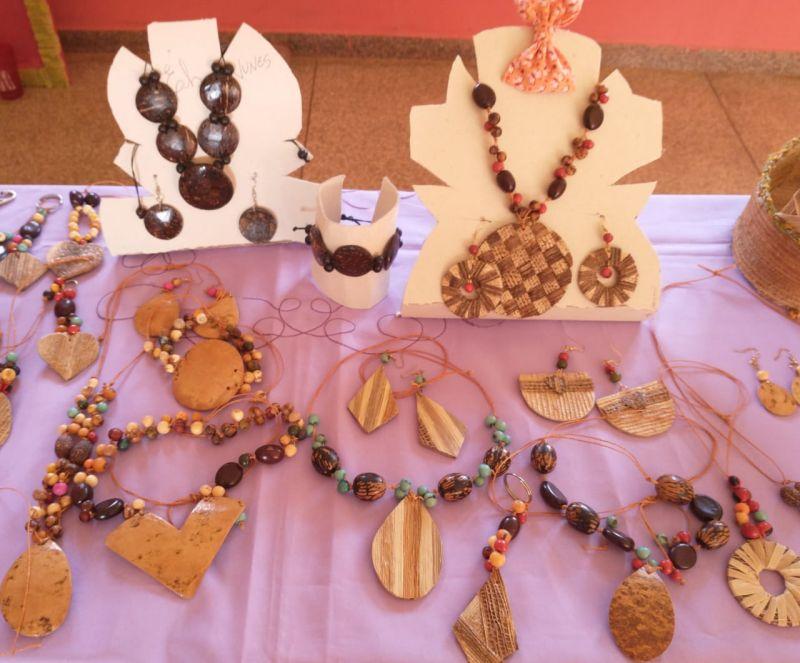 Feiras natalinas movimentam o artesanato em Porto Grande e Serra do Navio