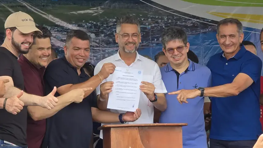 Clécio Luís assina ordem de serviço para construção de escola em Vitória do Jari