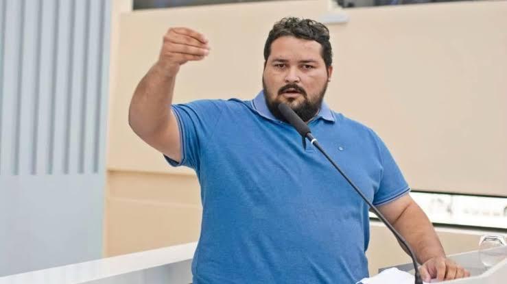 MP-AP pede cassação de prefeito de Oiapoque flagrado com dinheiro em espécie