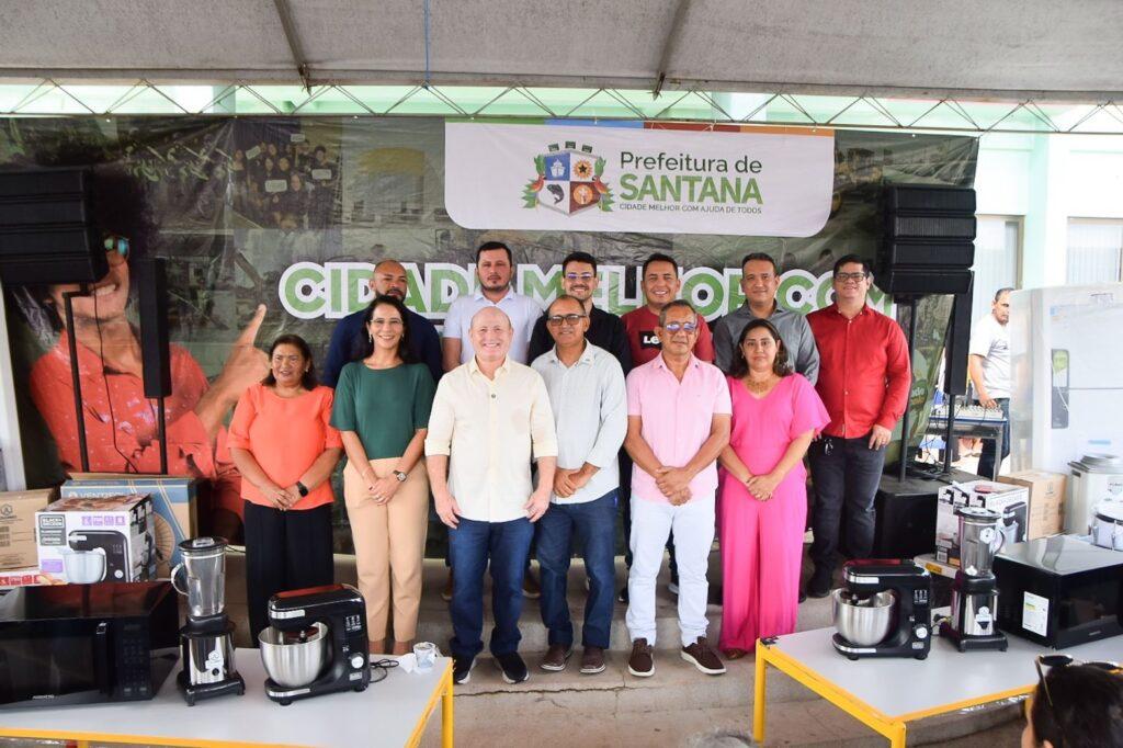 Prefeito Bala Rocha entrega mais de 7 mil itens para escolas municipais