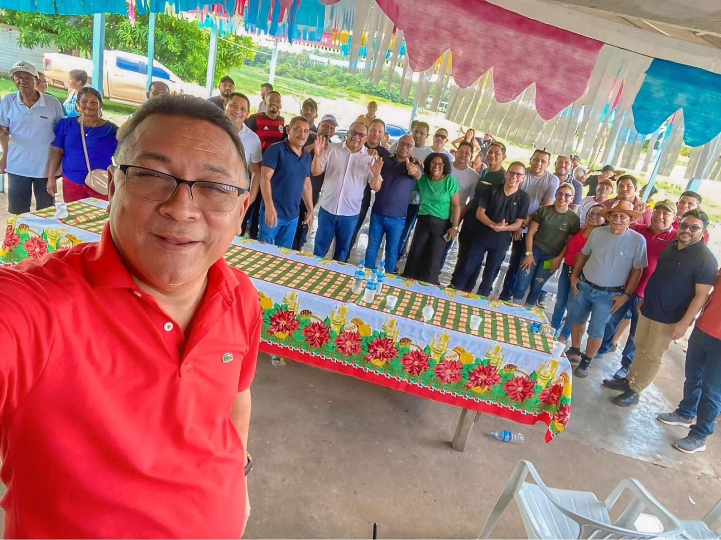 Prefeito de Mazagão visita comunidade e participa de inauguração de templo