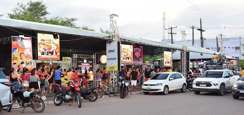 Avenida Santana em festa: entrega de abadás agita preparativos para o Carnaval 2025