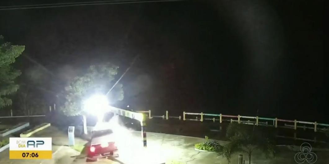Motorista alcoolizado destrói letreiro turístico em Oiapoque'
