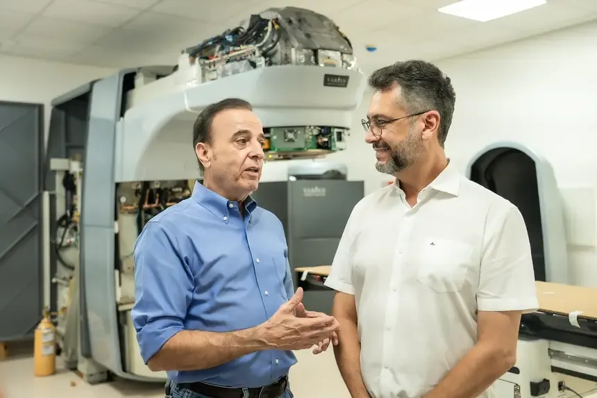 Governador Clécio apresenta Centro de Radioterapia e firma contrato com Hospital de Amor