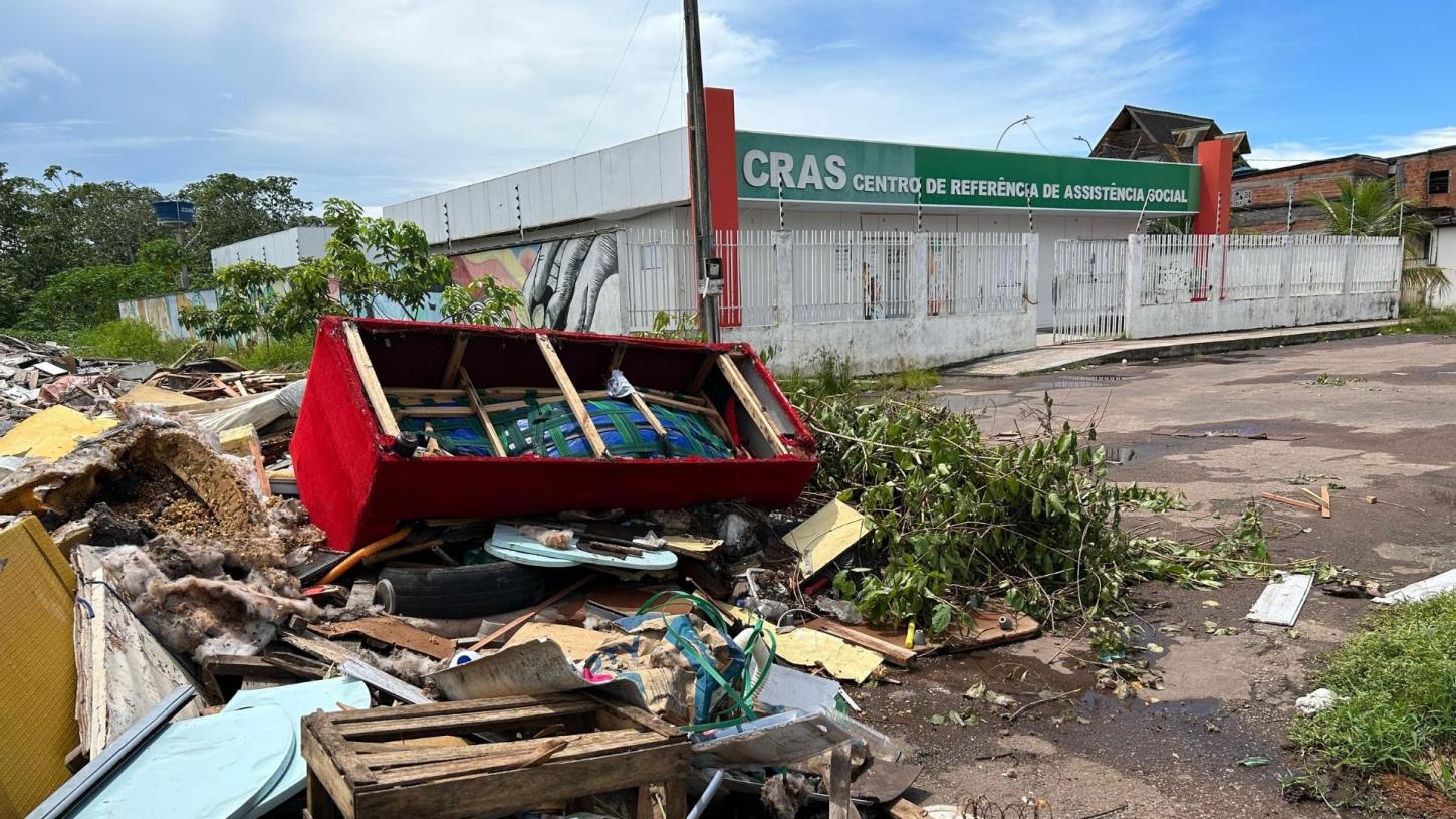 Lixeira viciada cresce ao lado de órgãos da prefeitura de Macapá