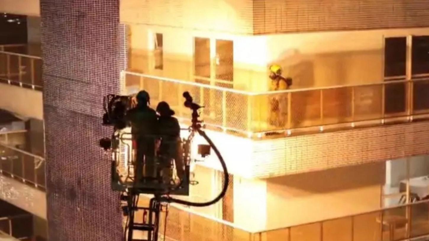 No limite da altura: bombeiros e escada magirus debelam incêndio no 17º andar em Macapá