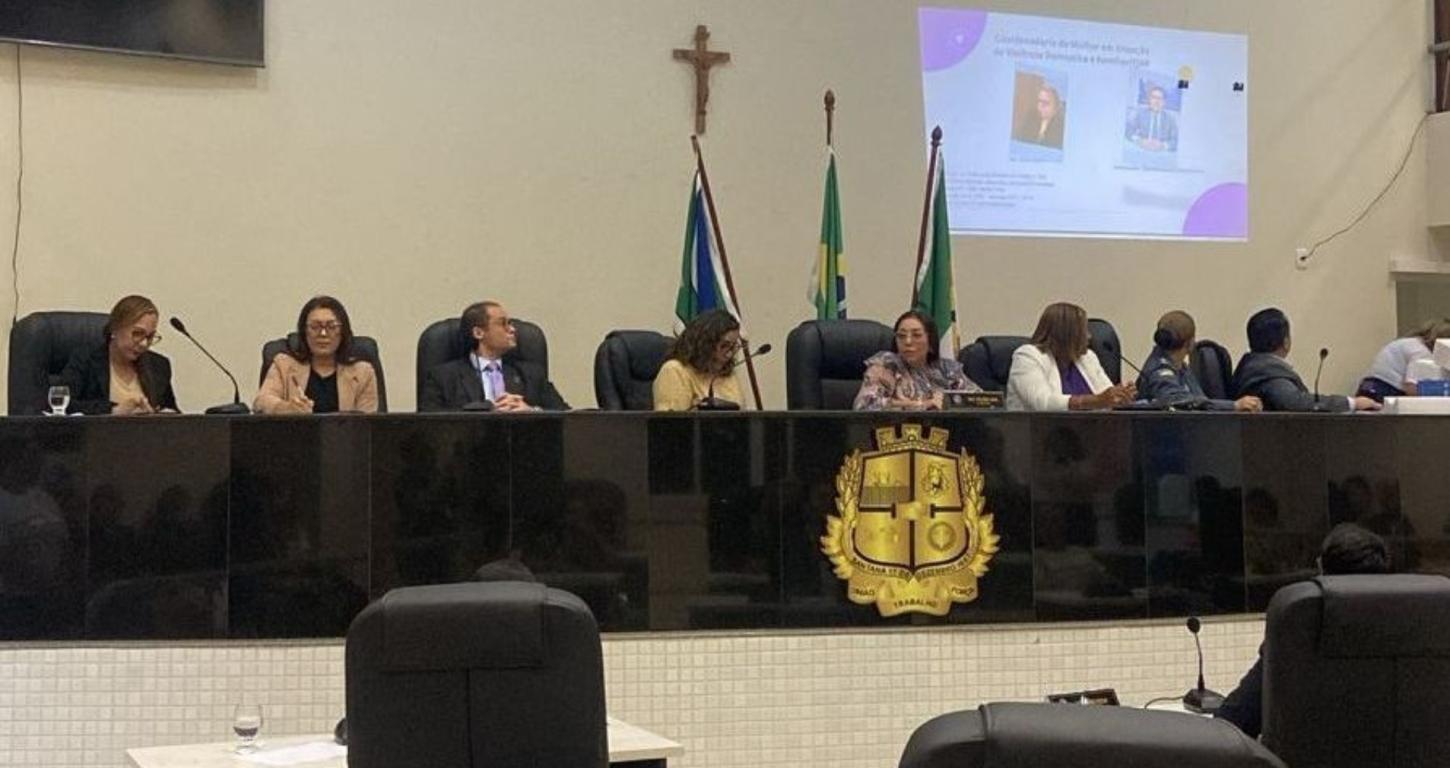 Santana poderá incluir combate à violência contra a mulher no currículo escolar