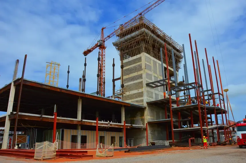 Secretaria de Infraestrutura garante andamento de obras do Governo no Amapá