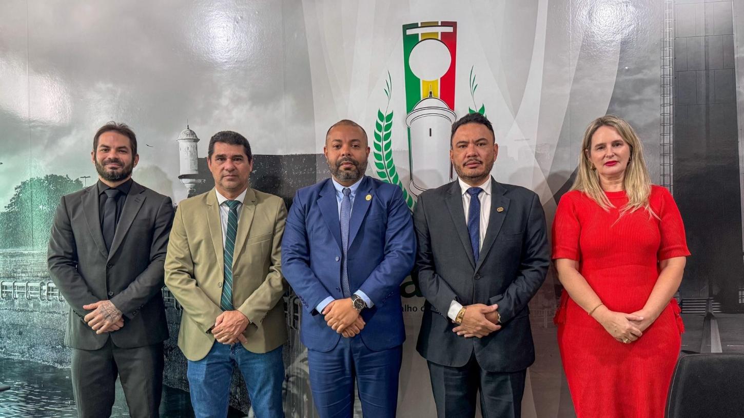 Vereadores convocam secretária de Saúde para debater crise do Samu e contrato suspeito