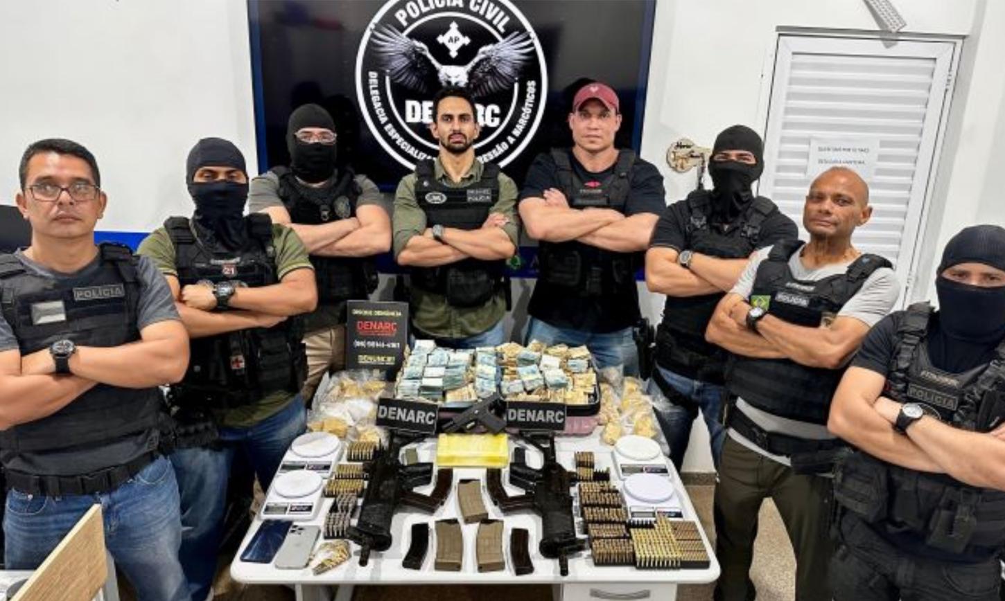Denarc desmantela rede de tráfico: fuzis, pistola e R$ 350 mil apreendidos em Macapá