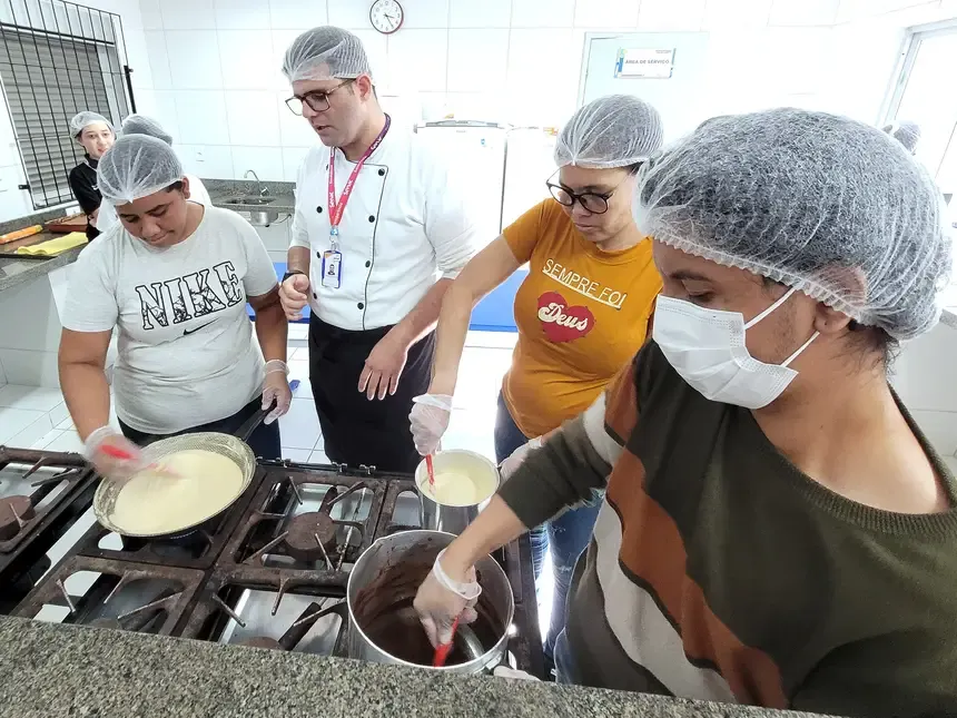 Sabor da oportunidade: governo capacita moradores do Miracema em gastronomia