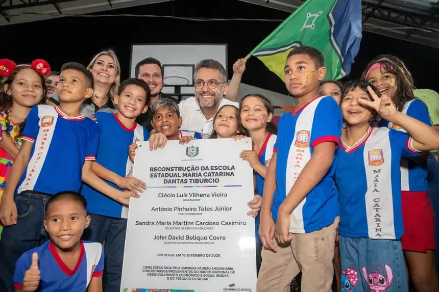 Clécio entrega 29ª escola e reforça: “Cada escola é um portal para o futuro”