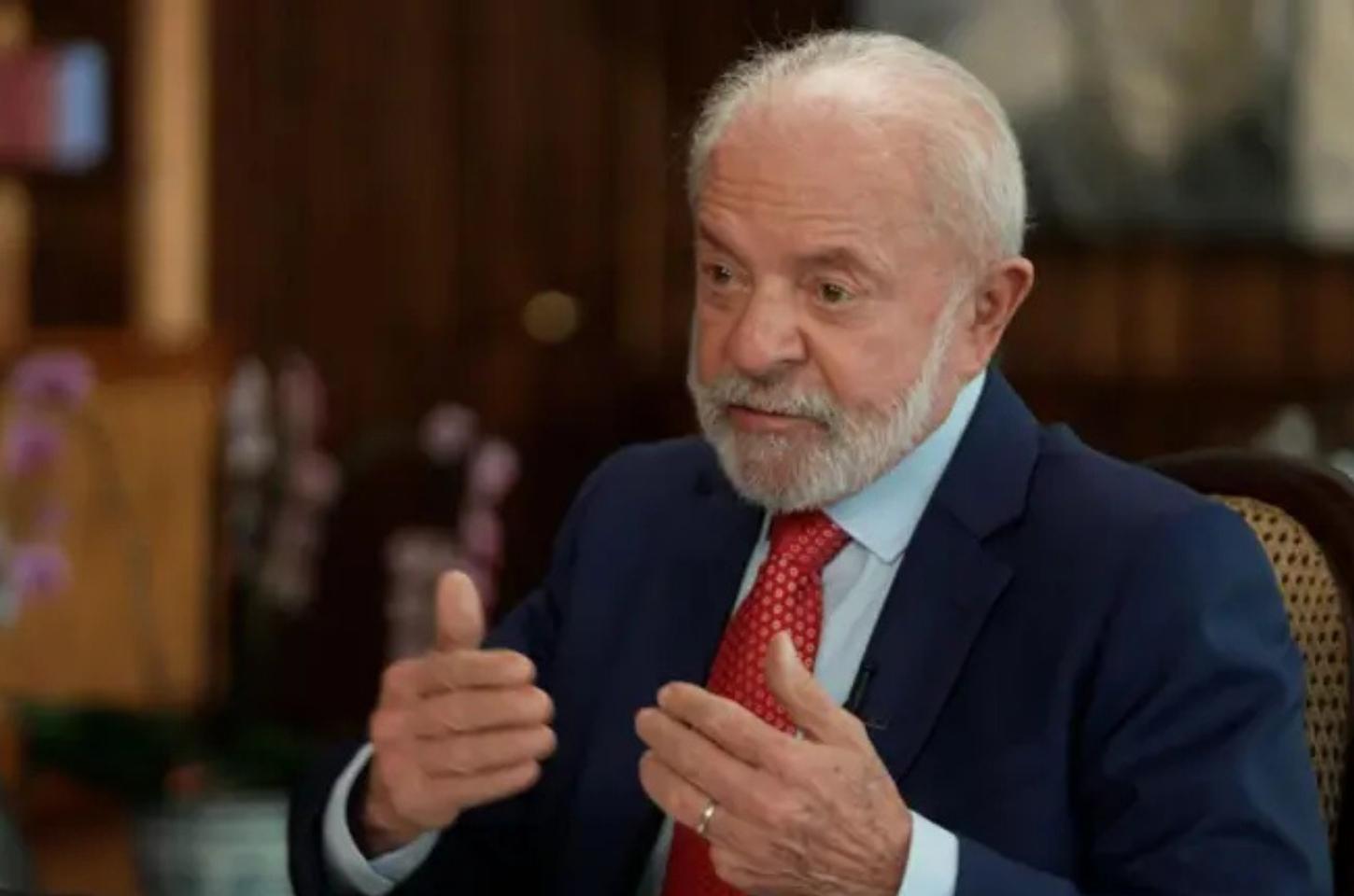 Lula diz que o Brasil não está pronto para abandonar exploração de petróleo