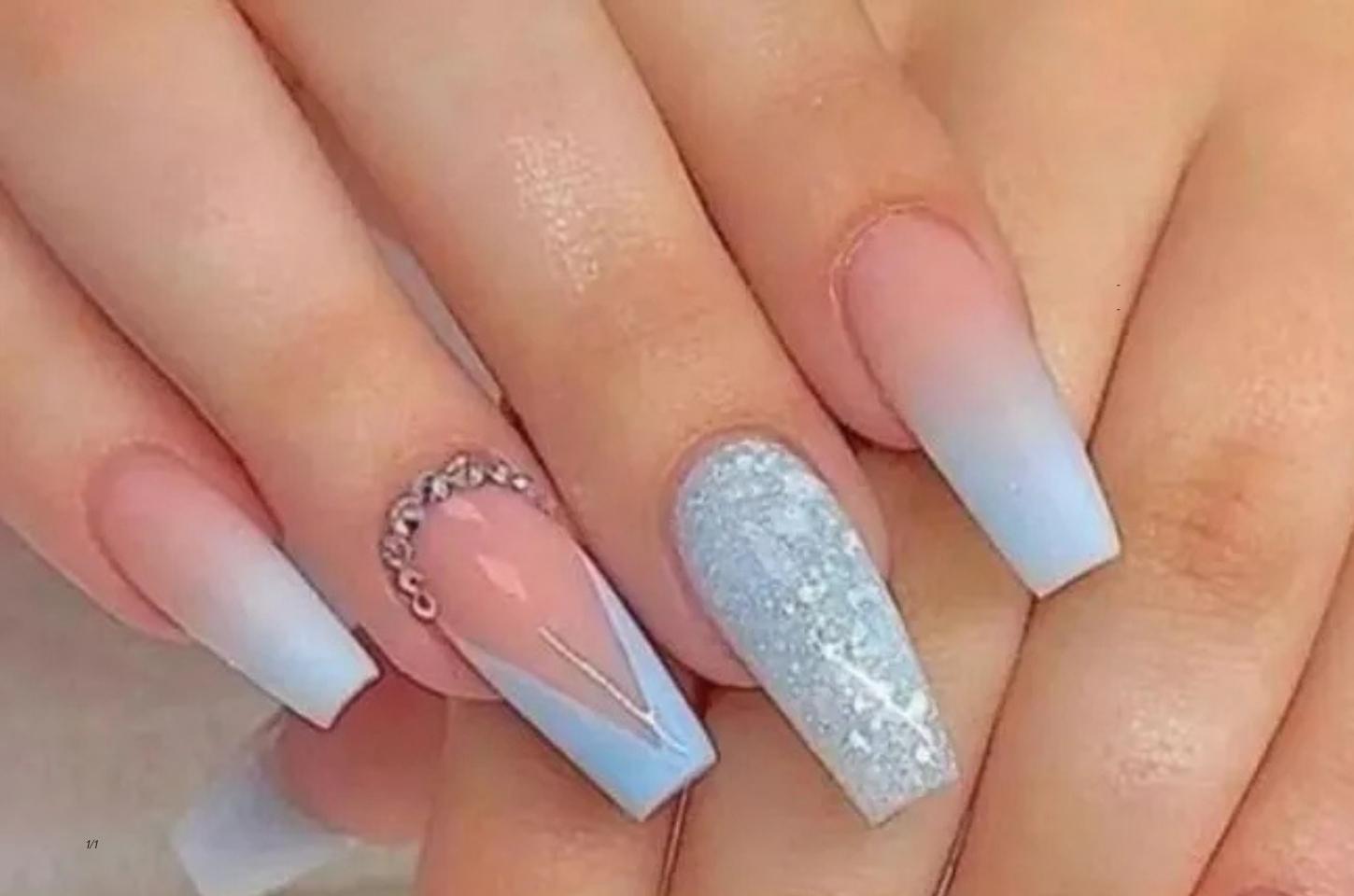 Atenção mulheres: Anvisa proíbe uso de substâncias em unhas de gel no Brasil