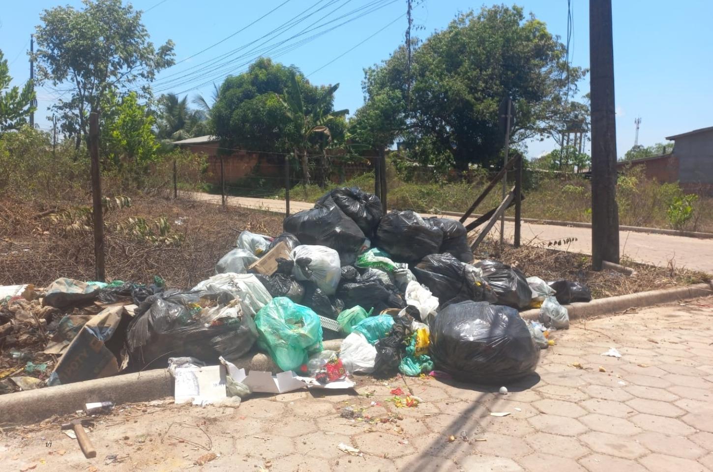 Moradores do Coração em Macapá reclamam da falta de coleta de lixo