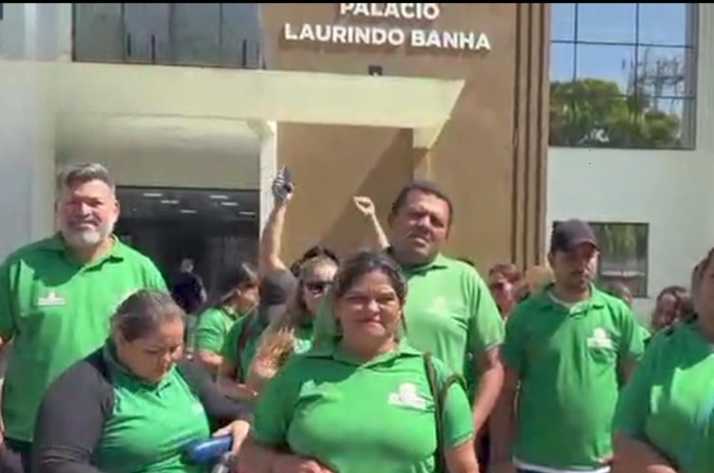 Prefeito Furlan ignora atrasos e funcionários da L.Correa paralisam serviços em Macapá