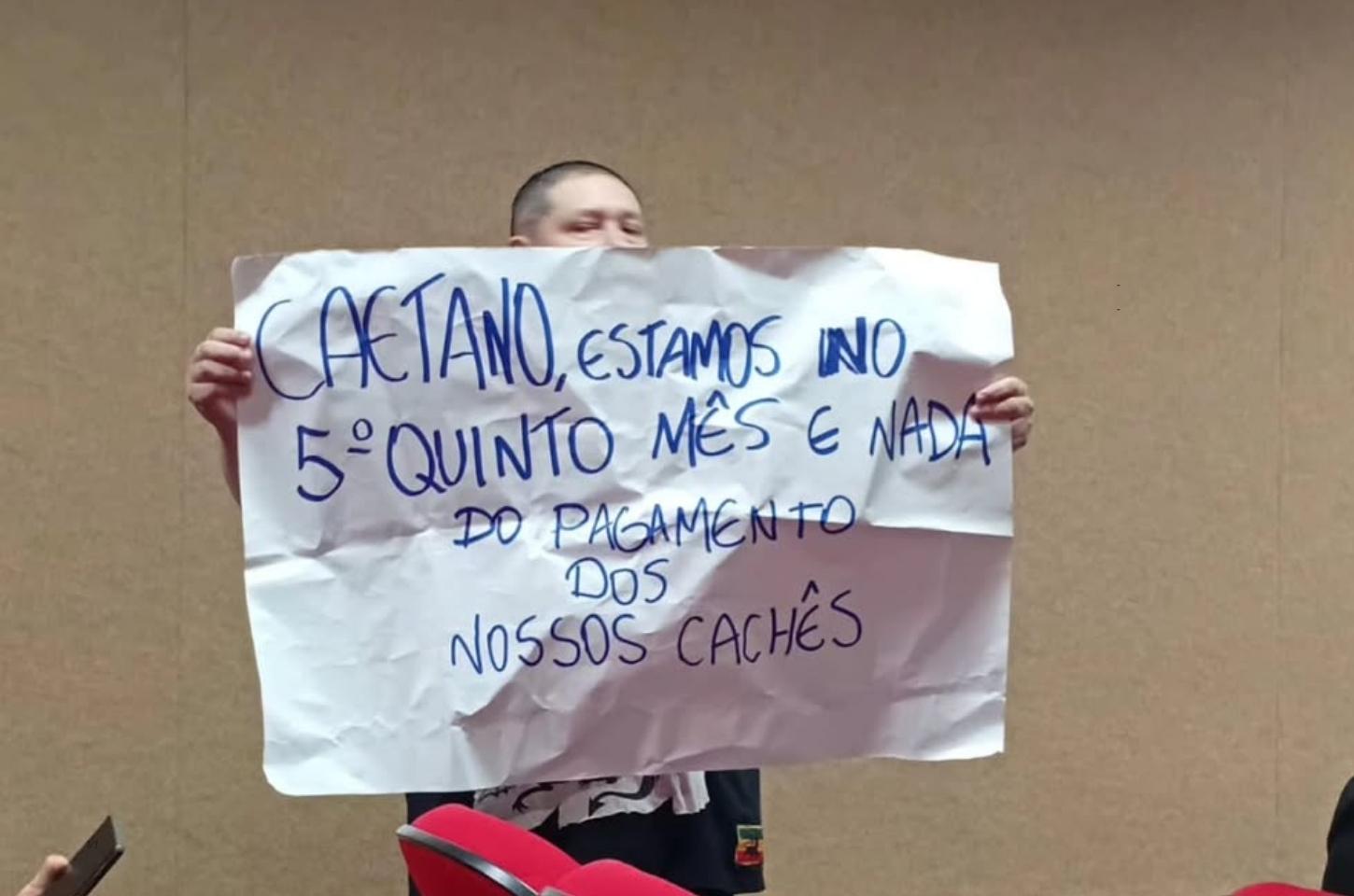 Protesto por atrasado de cachê marca posse dos conselheiros de Cultura em Macapá