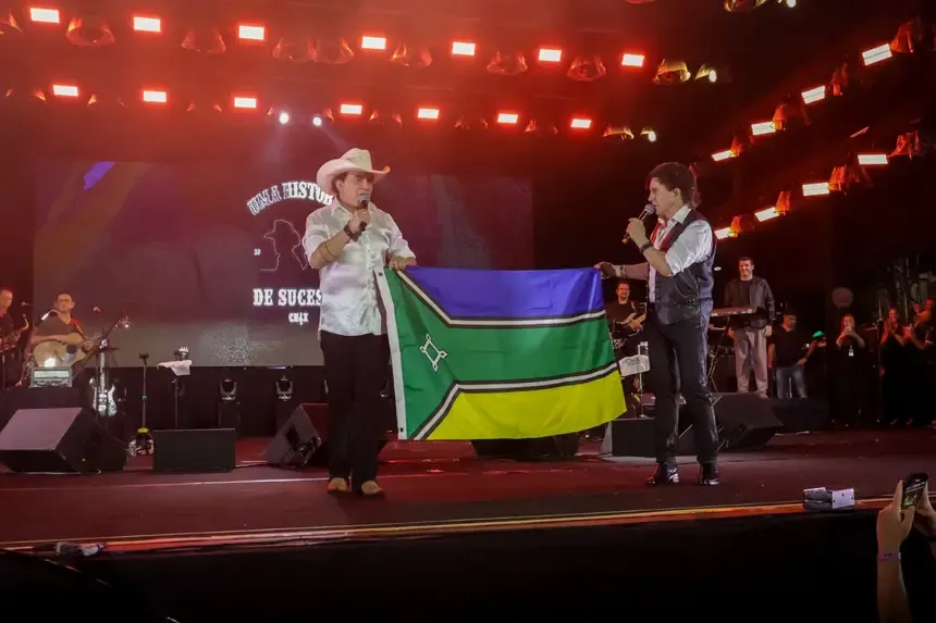 Réveillon Amapá 2026: Chitãozinho & Xororó emocionam Macapá
