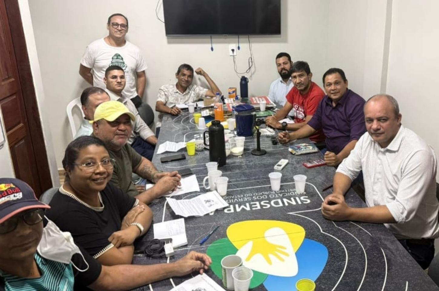 Deputado R.Nelson lidera ato contra Amprev e silencia sobre o caos na MacapaPrev