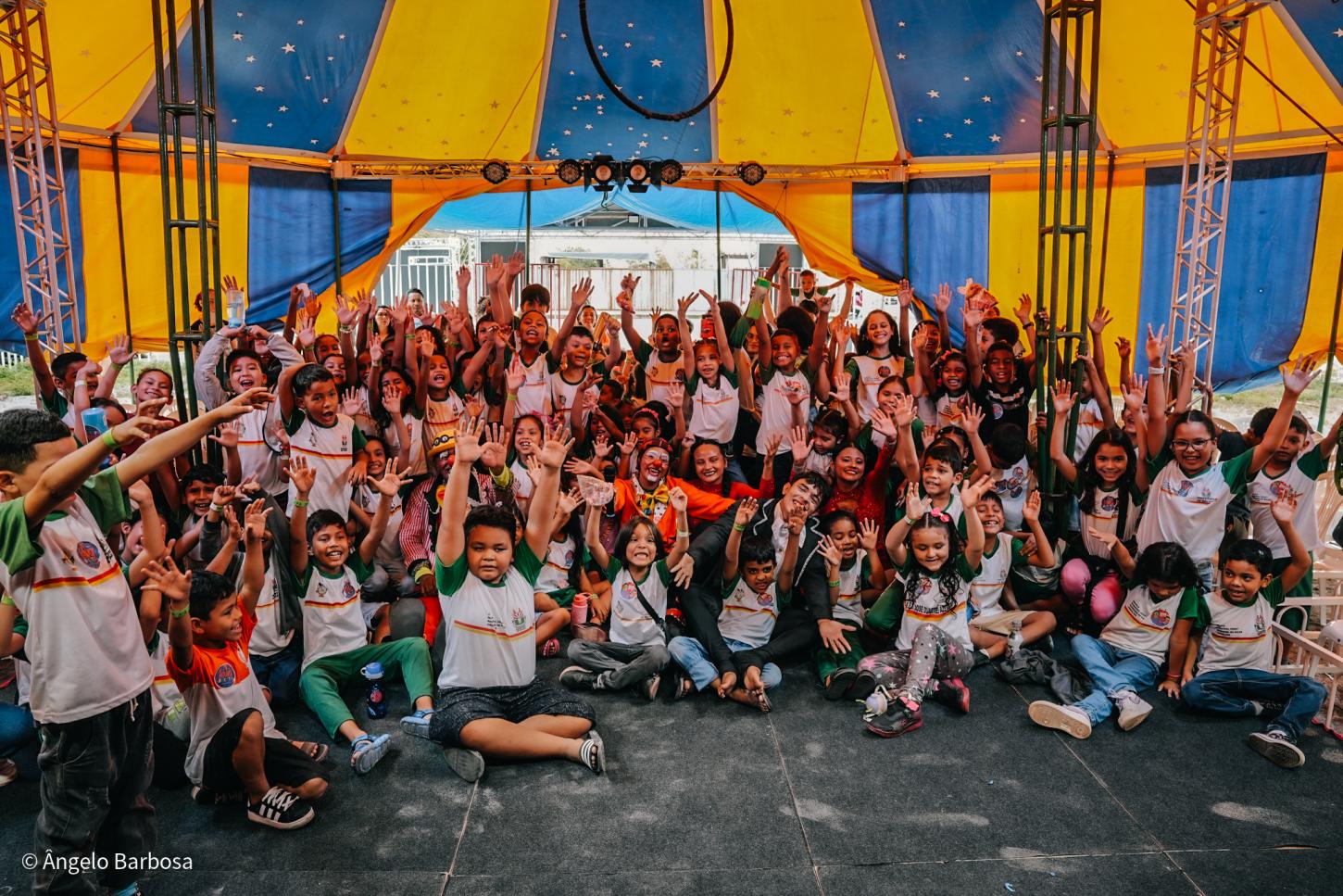Sambódromo vira palco de circo gratuito com programação para famílias