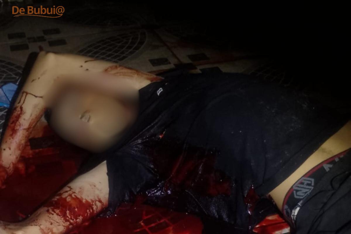 Adolescente é morto com 13 facadas após invadir casa para cobrar dívida de droga