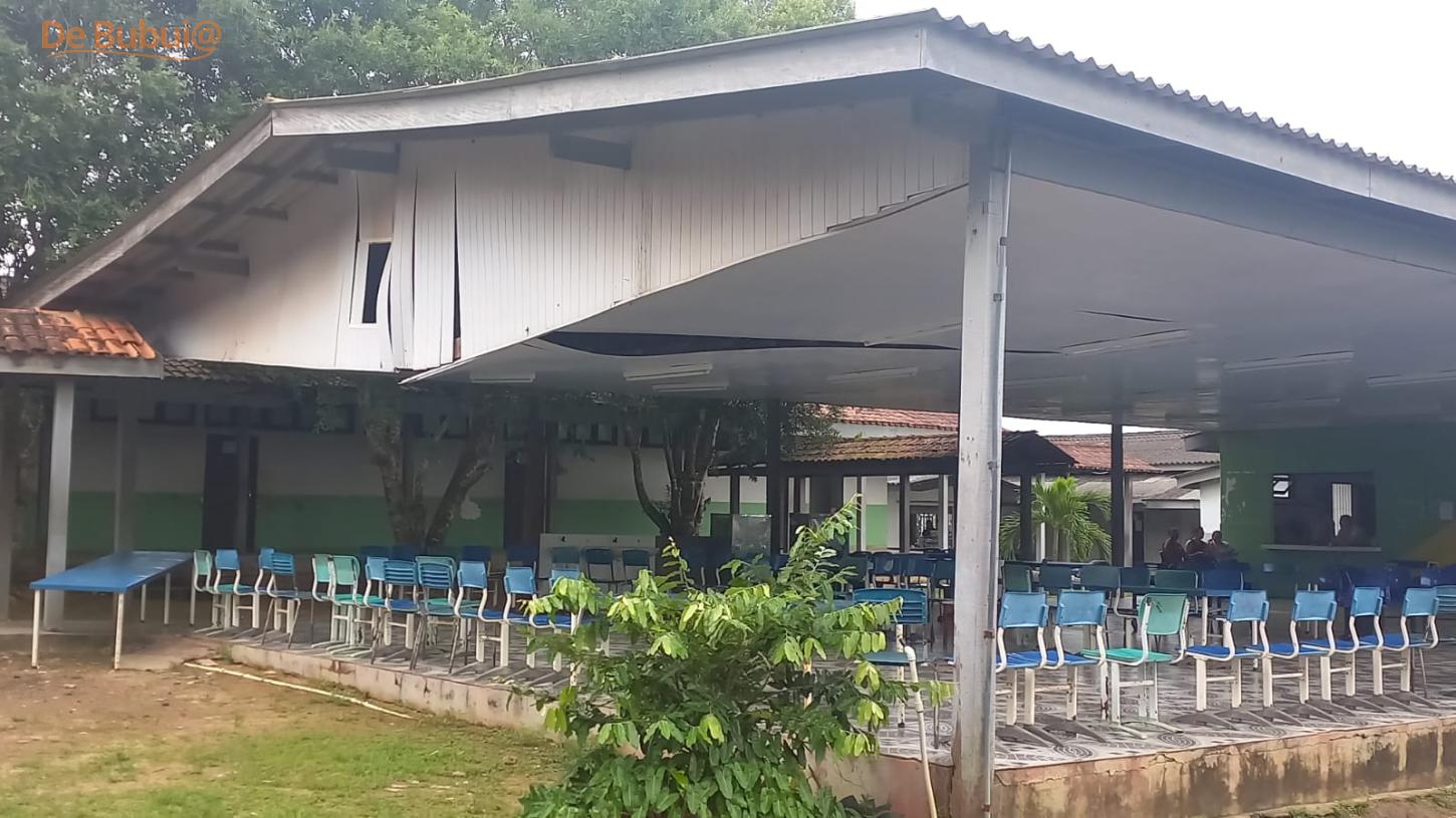 Refeitório de escola desaba, mas o governo já havia autorizado reconstrução