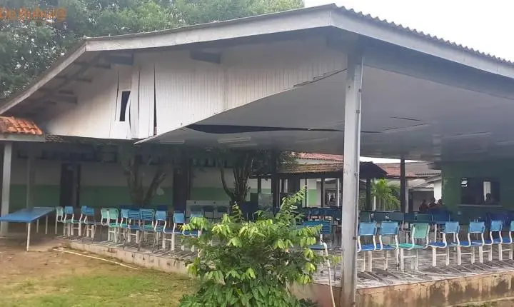 Refeitório de escola desaba, mas o governo já havia autorizado reconstrução